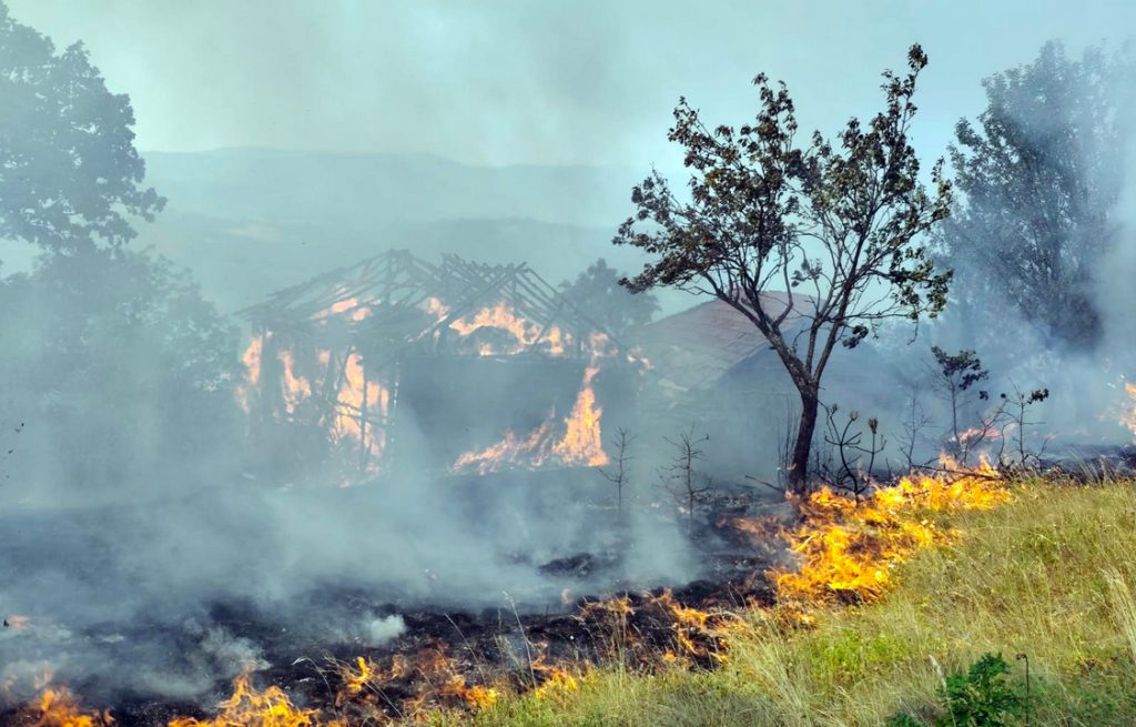 MUP: Više od 100 požara na otvorenom, među najugroženijima Niš i Vranje