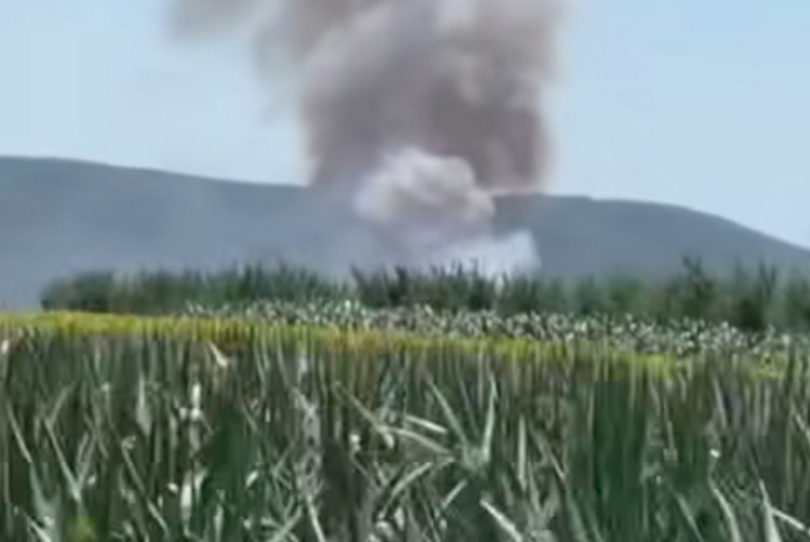 Požar na njivi kod Leskovca, gori pšenica u Šarlincu (video)