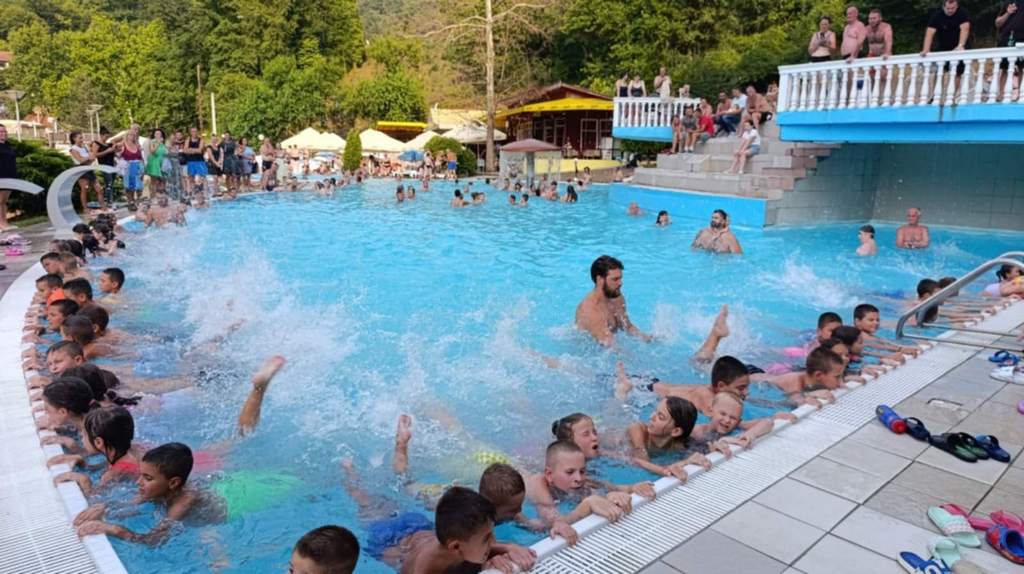 Pripreme za “Igre na vodi” tokom Gejzerskih noći u Sijarinskoj Banji (galerija)