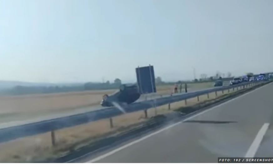 Povređeno troje u sudaru na auto-putu kod Leskovca