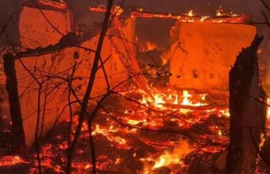 U selu Bojišina kod Leskovca izgorelo više domaćinstava, meštani tvrde da se vatrogasci nisu odazvali pozivu