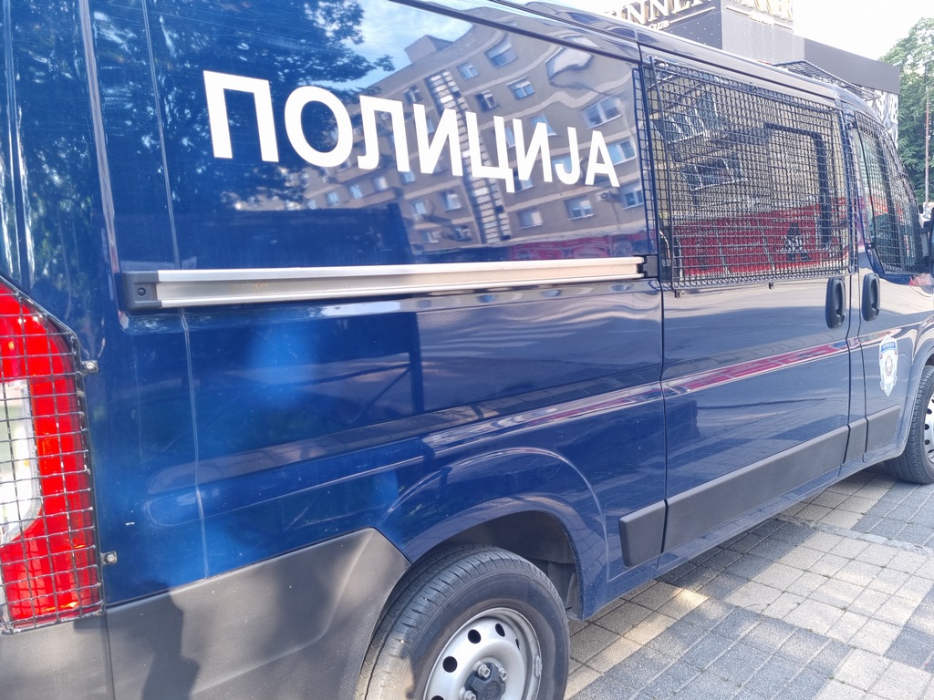 Pretučen muškarac (47) ispred kafića, zbrinut u UKC Niš