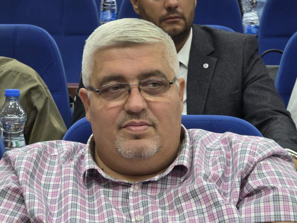 Skupština Leskovca: Zdravković o „pretorijanskoj gardi“ SNS i zakonu o legalizaciji