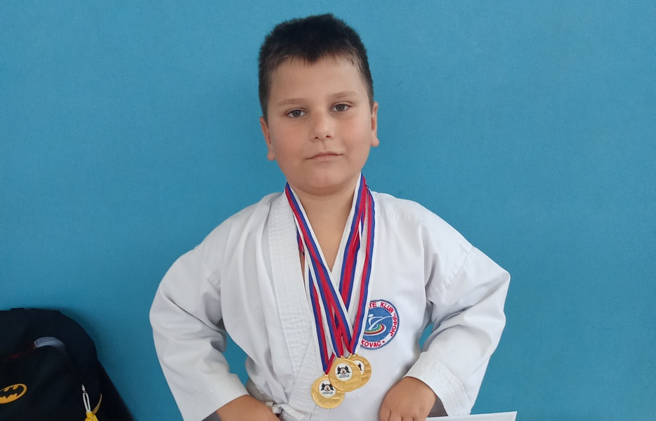 Osmogodišnji Pavle Tomašević doneo zlatni sjaj u Leskovac