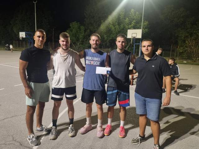Ekipa ,,Magla, Pegla, Cigla” pobednik turnira ,,Treći basket pamćenja”