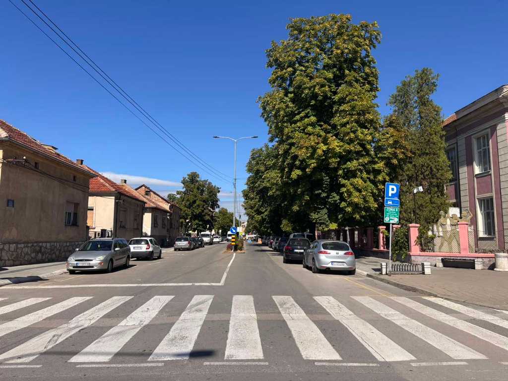 Povređeno šest osoba u saobraćajnim nezodama, jedna teže