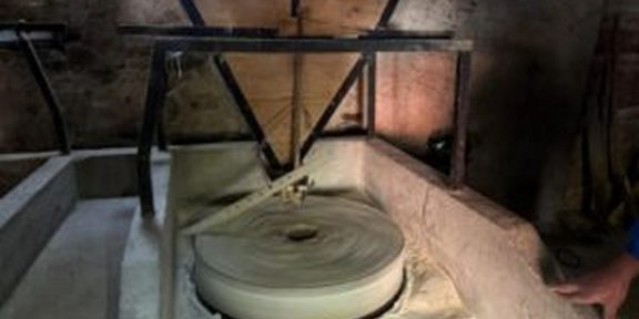 Tradicionalna manifestacija „Dani vodenica“ okupila ljubitelje običaja u Vučju