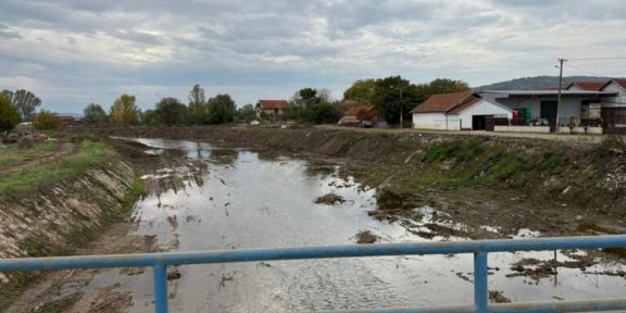 Čisti se korito reke Jablanice