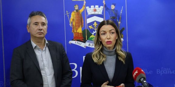 Ministarka Mesarović i gradonačelnik Vranja kažu da je 10 firmi ponudilo posao otpuštenim radnicima Kentaura