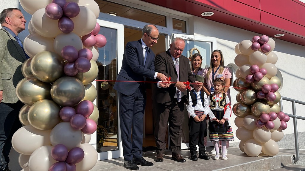 Macut i Cvetanović otvorili vrtić „Vesela družina“ u Leskovcu
