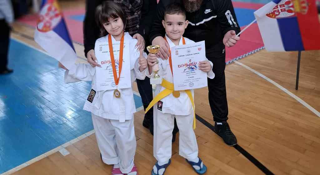 Šampioni brat i sestra Mina i Pavle Jović