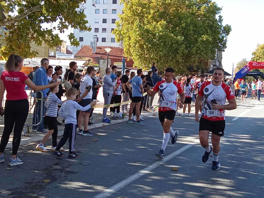 Preko 500 sugrađana trčalo na današnjem Leskovačkom polumaratonu
