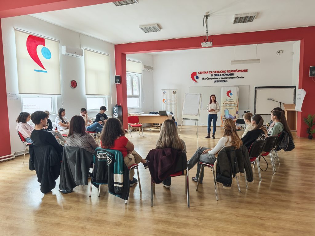 Volonteri Tima 42 pozivaju mlade na druženje uz društvene igre u nedelju u Leskovcu