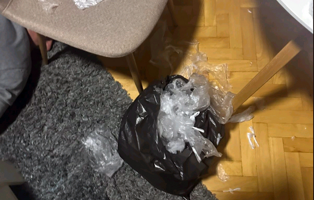 Uhapšena dvojica muškaraca,  u stanovima krili 1.9 kilogram kokain