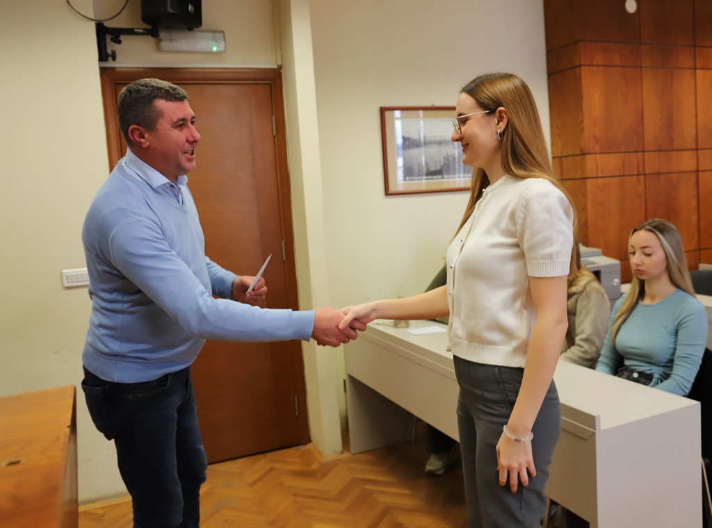 Novčane nagrade za najbolje studente u opštini Vlasotince