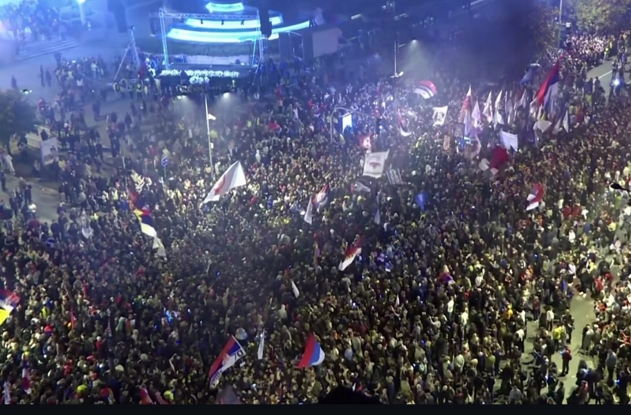 MUP tvrdi da je u Novom Sadu bilo 39.000 ljudi, AFP kaže više od 100 hiljada