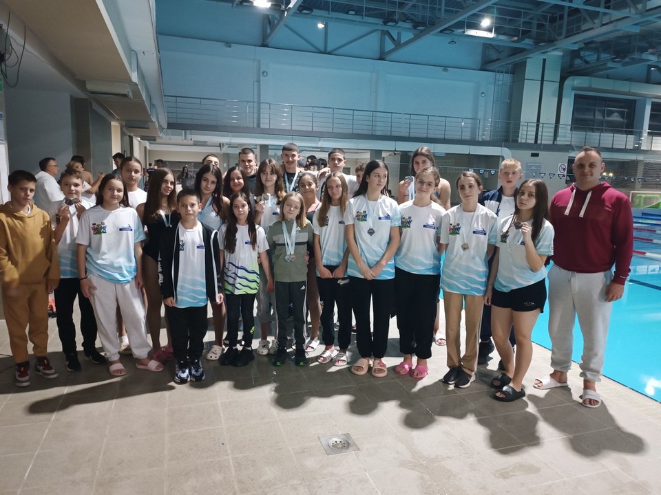 Leskovački plivači osvojili brojne medalje na prvenstvu u Pirotu