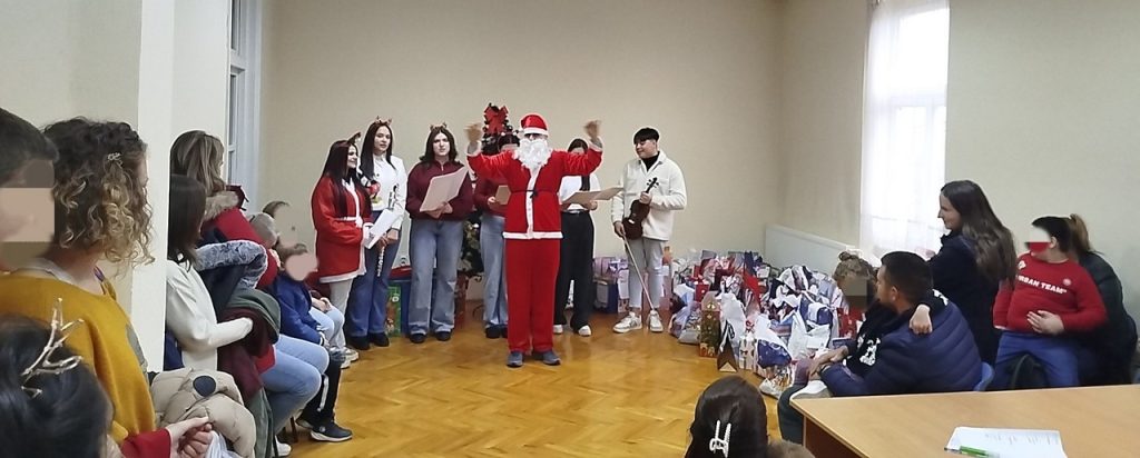 Podeljeni novogodišnji paketići deci sa smetnjama u razvoju