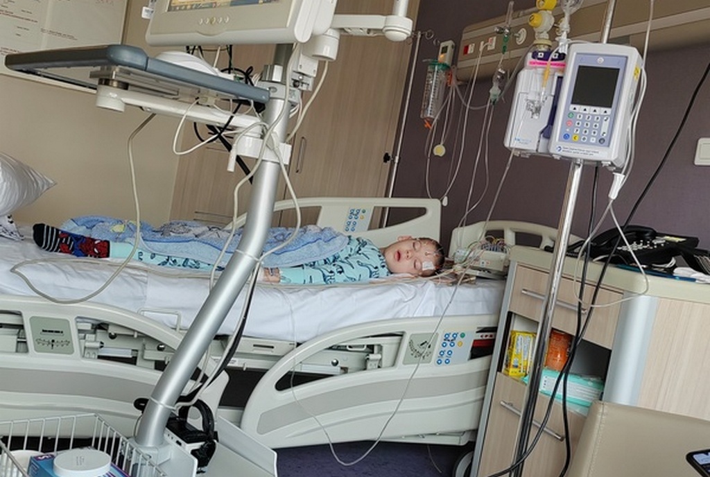 “Bože, hvala ti što mi ga čuvaš” – potresne reči majke iz Presečine čiji je mališan operisan