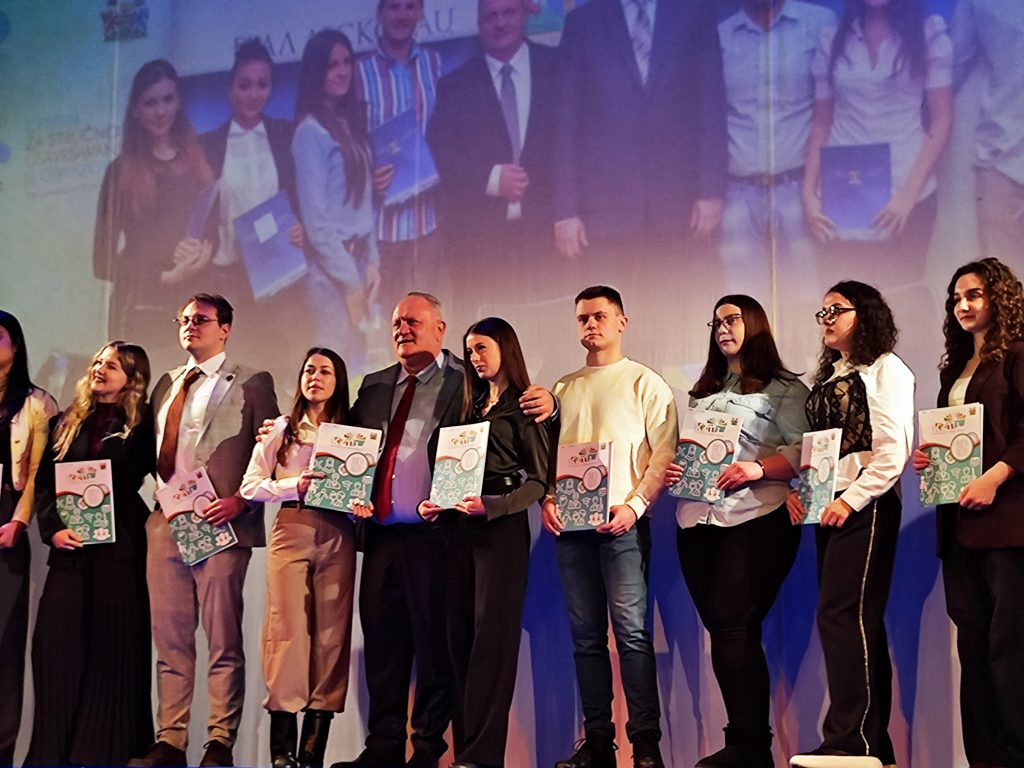 Leskovac nagradio 291 mladog talenta sa gotovo 15 miliona dinara