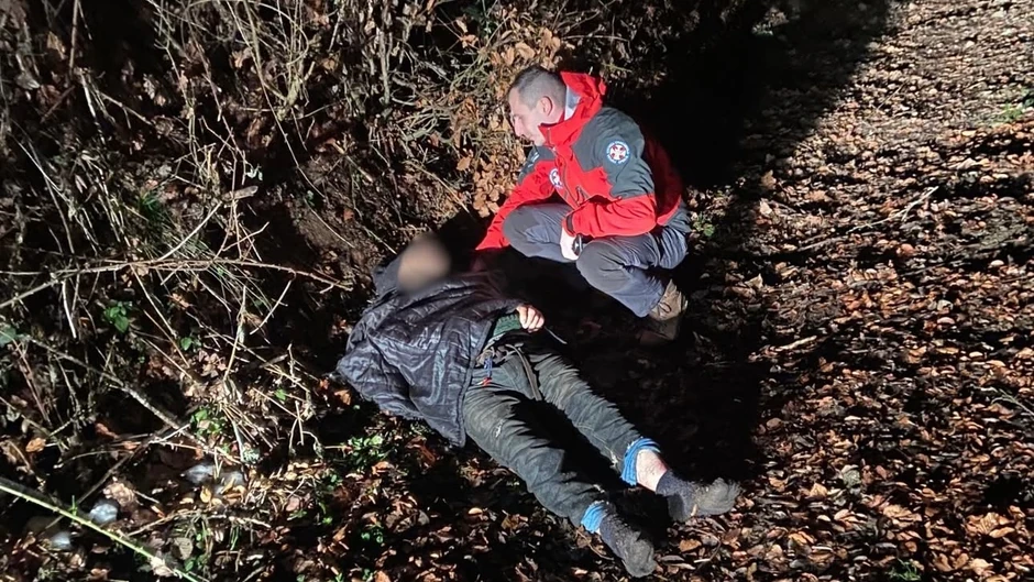 Muškarca tražilo sedam spasilaca, zatekli ga u snegu