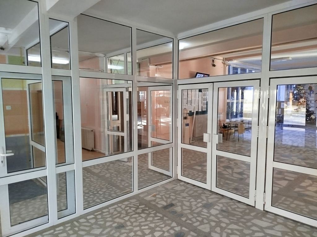 Drugo polugodište u toplijim učionicama u Osnovnoj školi „Gornja Jablanica“ u Medveđi uz podršku Evropske unije