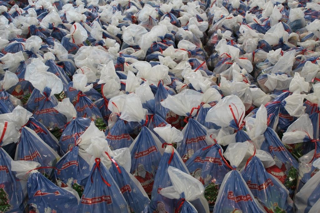 Vlasotince: Paketići stižu sa zakašnjenjem, ali od srca