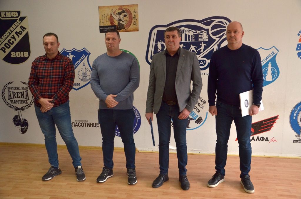Uručeni ugovori sportskim klubovima i udruženjima u Vlasotincu
