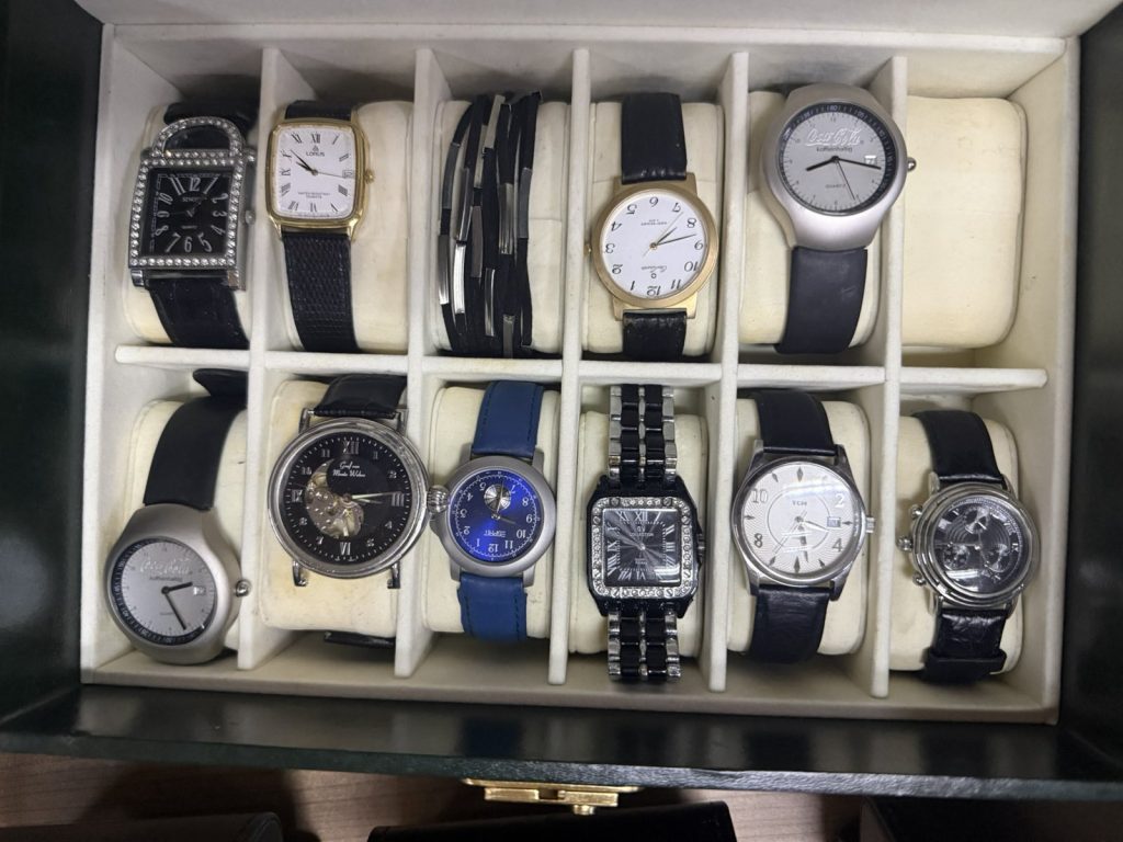 Zaplenjene neprijavljene dragocenosti, numizmatika i narkotici