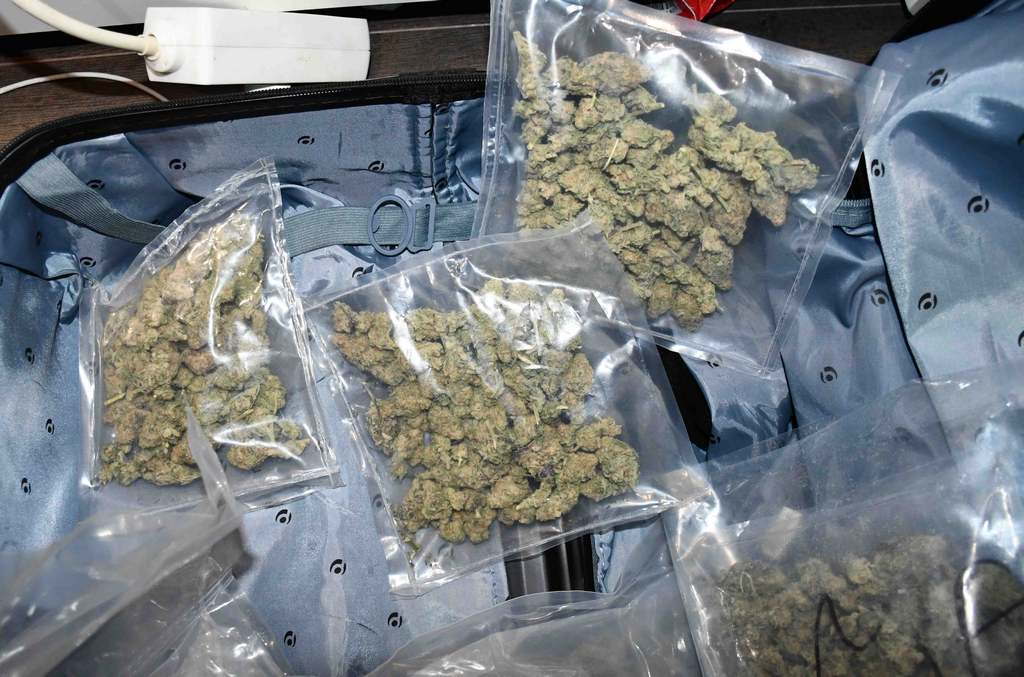 U automobilu i stanu krio preko 2,5 kilograma marihuane