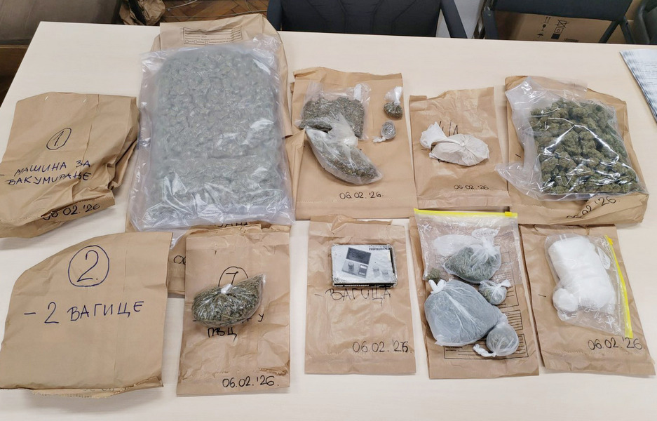 Uhapšena trojka sa 1,8 kilograma marihuanom, kokainom i heroinom