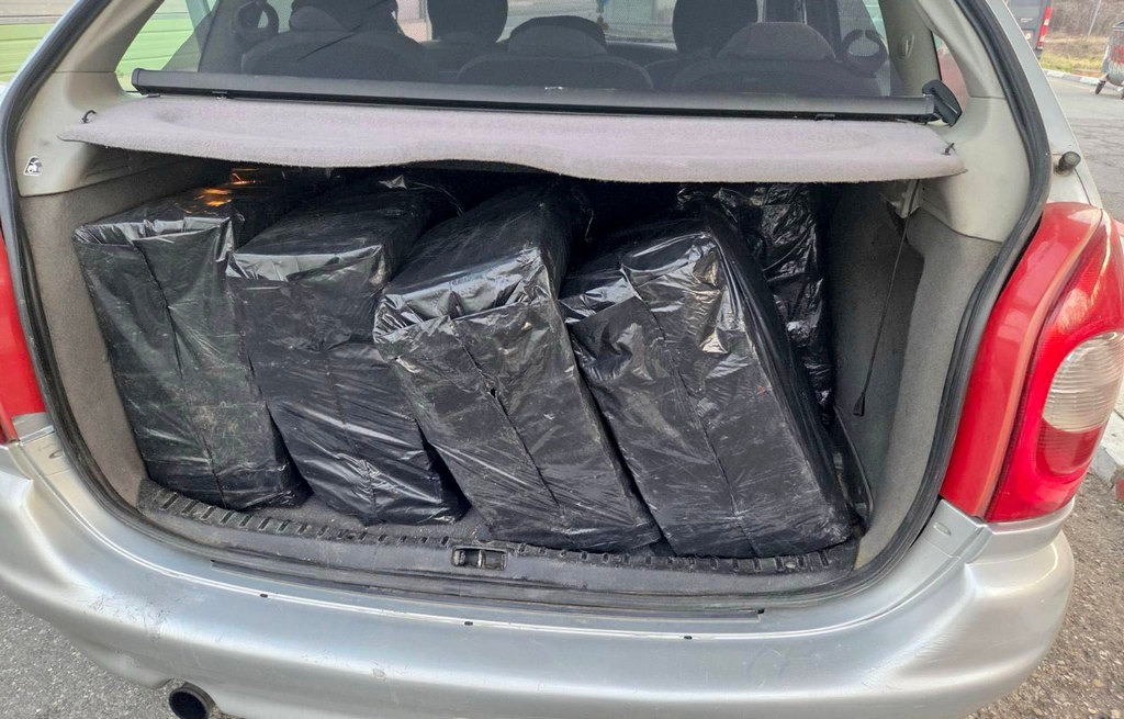 U automobilu prevozio 130 kilograma duvana bez akcize, oštetio državni budžet za 1.076.660 dinara