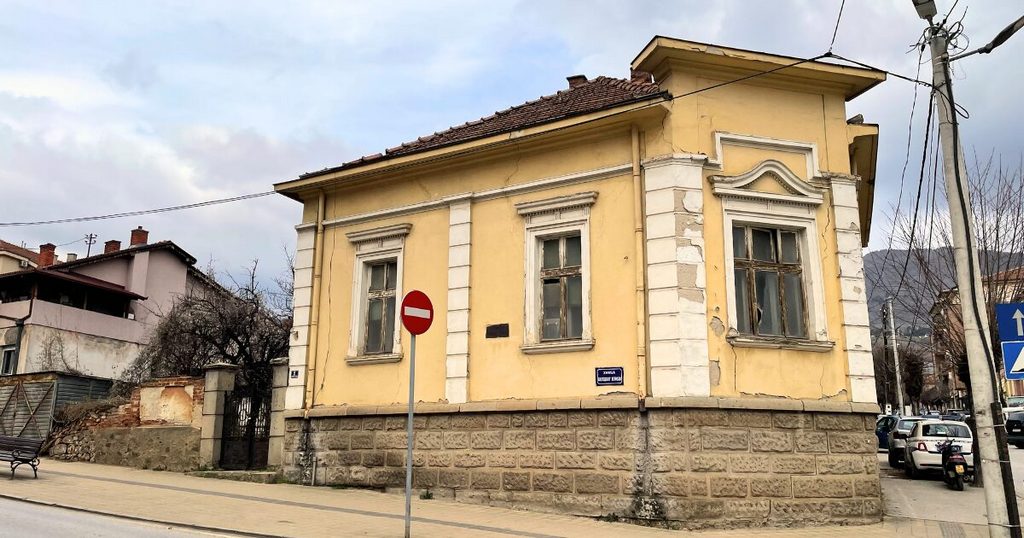 Legat za gimnazijalce ili plen za investitore: Bitka za zaštićenu kuću u centru Vranja