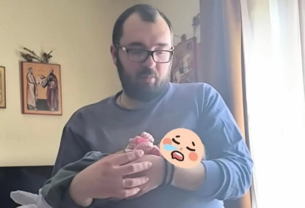 Marko 10 dana spavao u autu ispred bolnice, pokriven sa 3 ćebeta čekao ženu i bebu