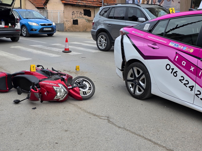 Leskovac: U sudaru povređen vozač električnog skutera