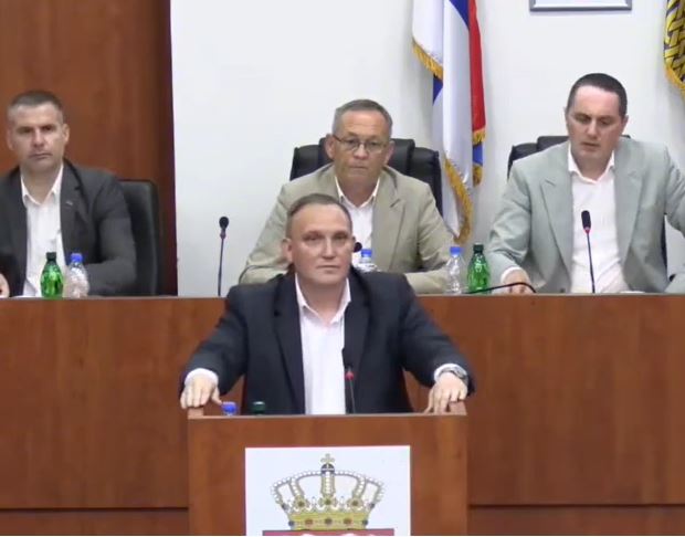 Gradonačelnik Leskovca smenio direktora JKP „Grdelica“ na skupštinskoj sednici (video)