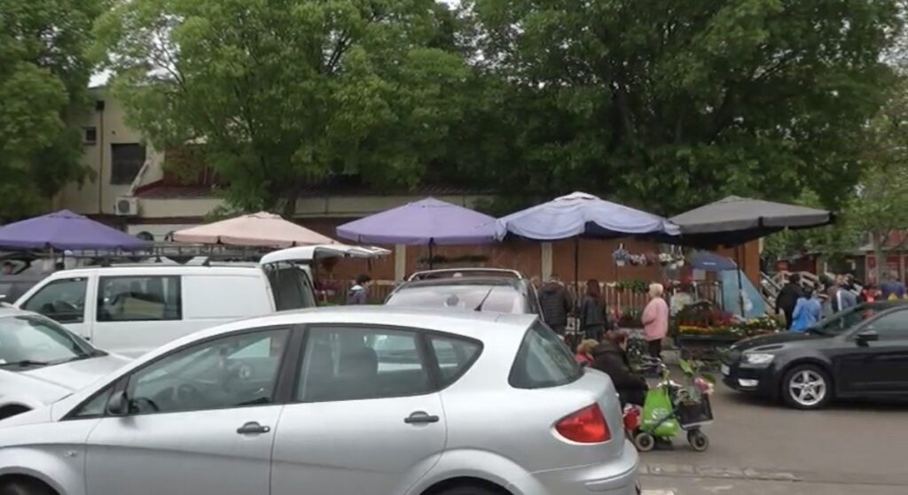 Durlanska pijaca – spolja bez tezgi, unutra bez klime, uskoro bez prodavaca