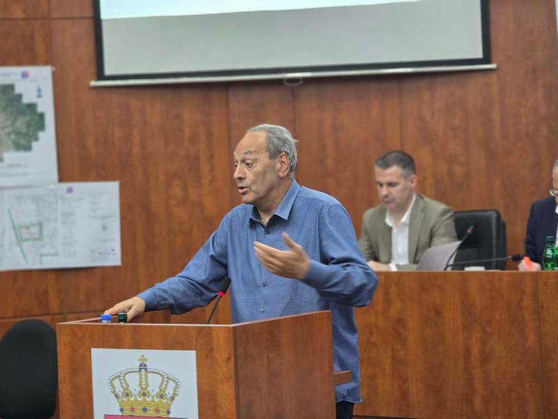 Cakić: Zdravković nezakonito udaljen sa sednice Skupštine – Antanasijević: Apsolutno ispravna odluka