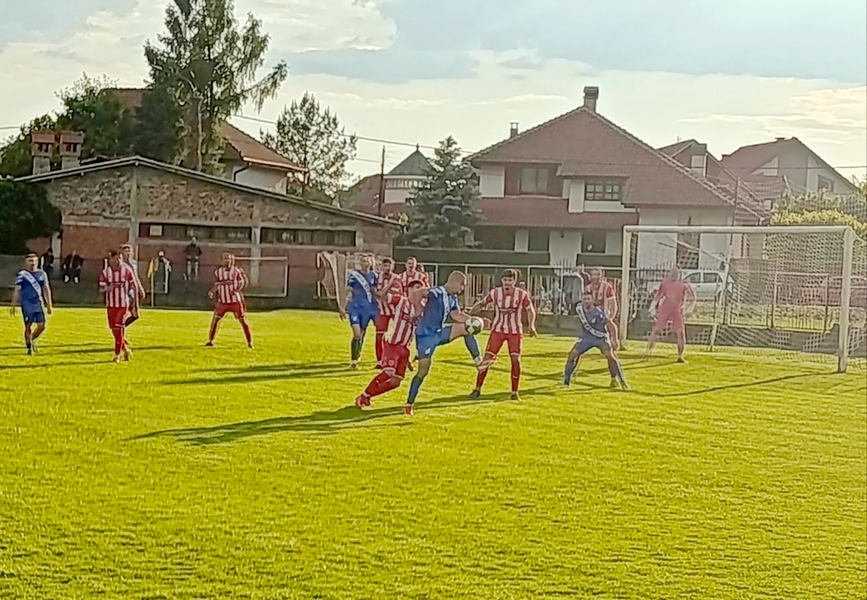 Poraz fudbalera Sloge u polufinalu kupa FS RIS, sudije pogurale Kruševljane do pobede