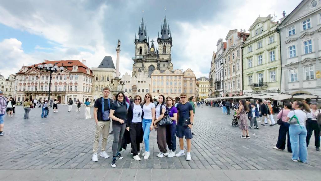 Vlasotinački gimnazijalci istraživali  „nevidljivu“ umetnost evropskih gradova