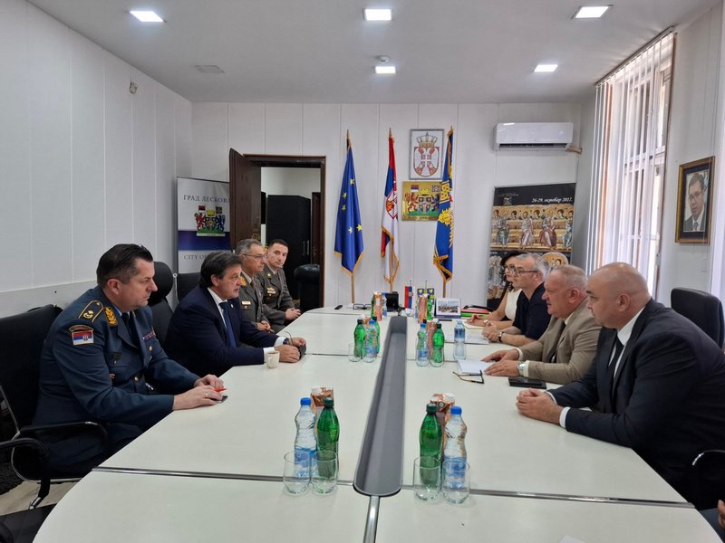 Cvetanović sa Gašićem o objektima Garnizonske ambulante i Vojne komande „Park“