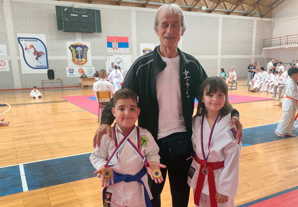 Jovići ponovo među osvajačima medalja u Medveđi: Pavle – duplo zlato, Mina Jović – bronza