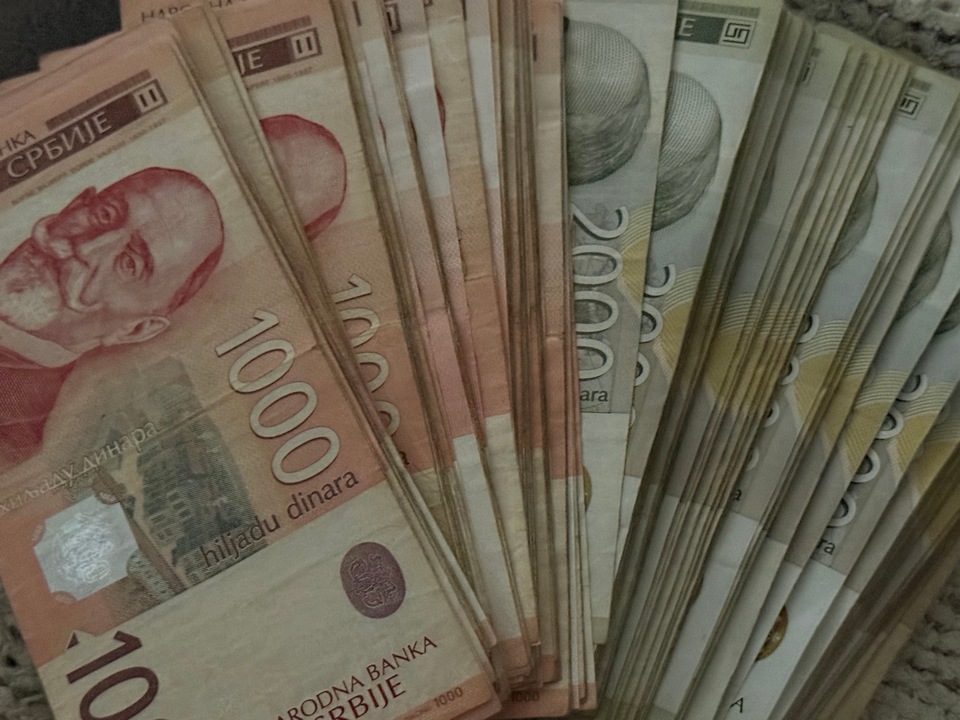 Danas počinje isplata državne pomoći penzionerima, dobijaju od 20.000 do 35.000 dinara