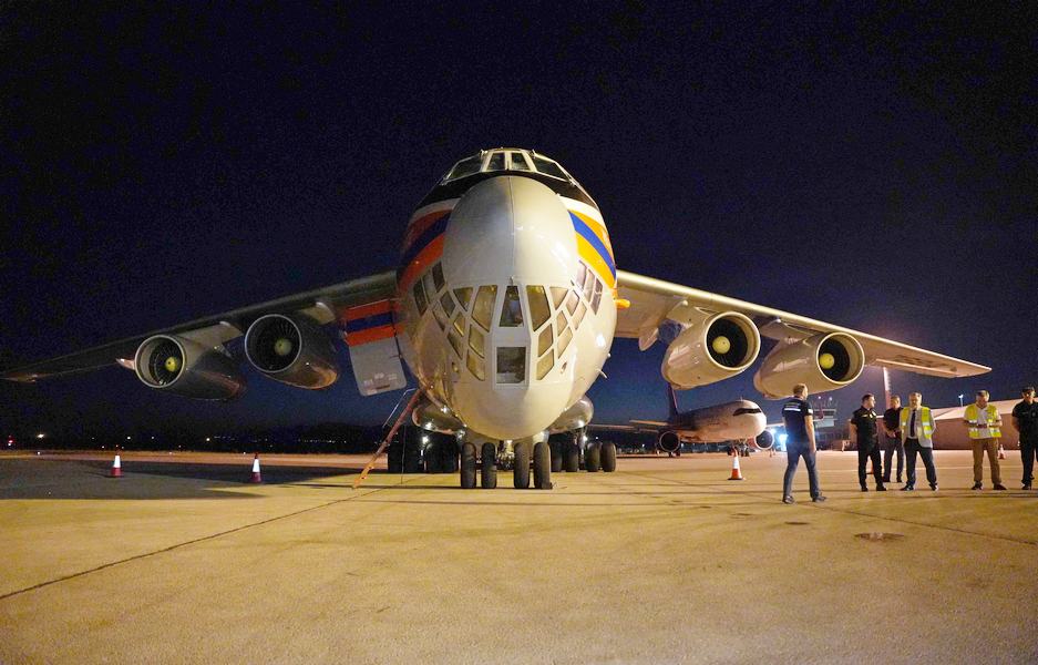 Ruski avion Iljušin sleteo u Niš – od sutra gasi požar u Deliblatskoj peščari