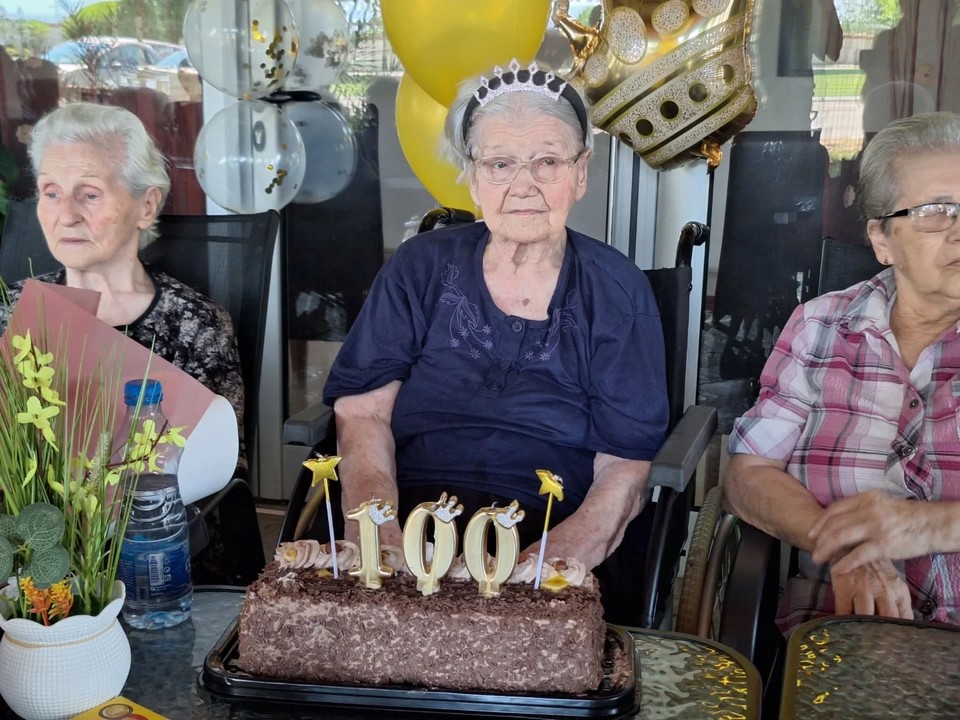 Baka Lepa proslavila 100. rođendan, recept za dug život- smirenost i praštanje