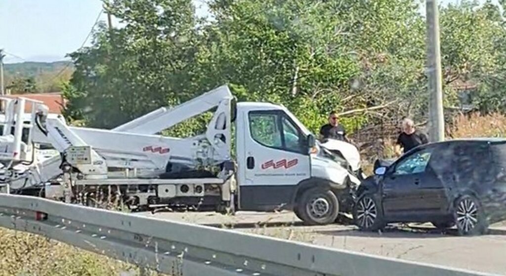 Dvojica muškaraca povređena u sudaru na putu Leskovac-Niš