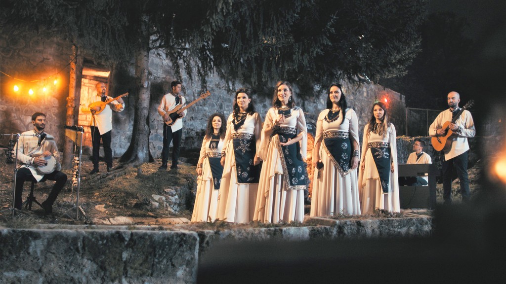 Koncert etno grupe „Trag“ sutra u dvorištu Centra za stručno usavršavanje