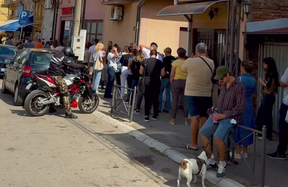 U Leskovcu bez problema sa notarima, i drugog dana redovi za potpis podrške „Studentskoj listi“