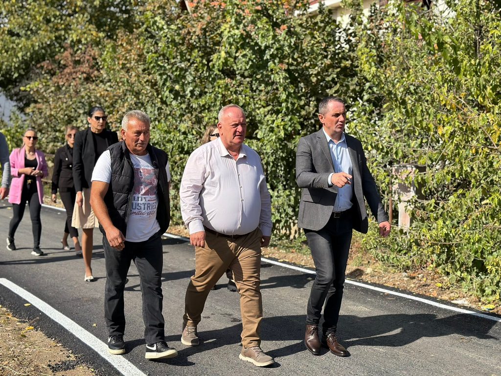 Meštani Rudara dočekali asfalt u selu
